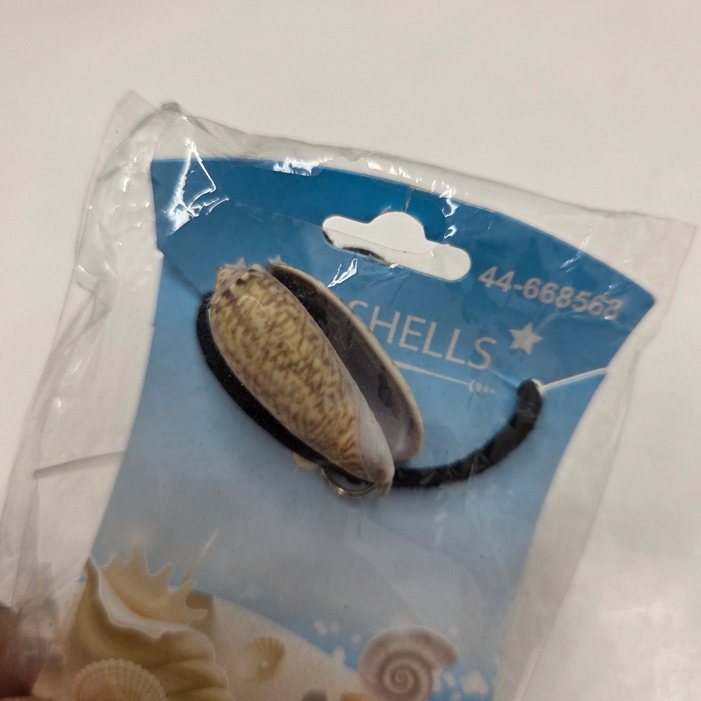 Royal Deluxe Seashell Necklace Black Cord Adjustable Cowrie Shell NIP 44-668568